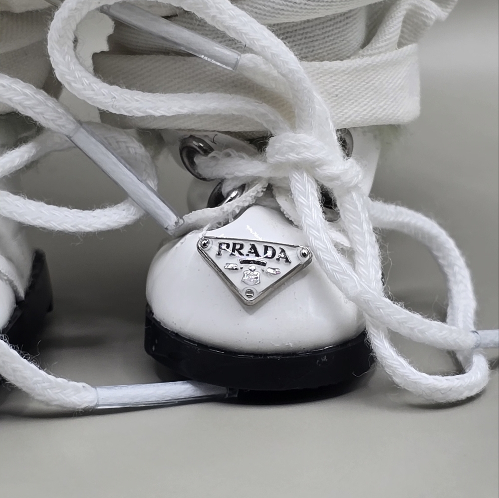 Labubu Clothes - Prada Outfit - Picture 5 of 6